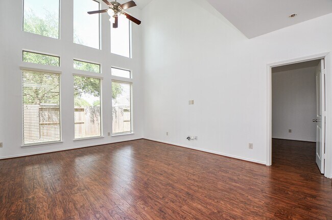 Building Photo - 11110 Oriole Creek Ln
