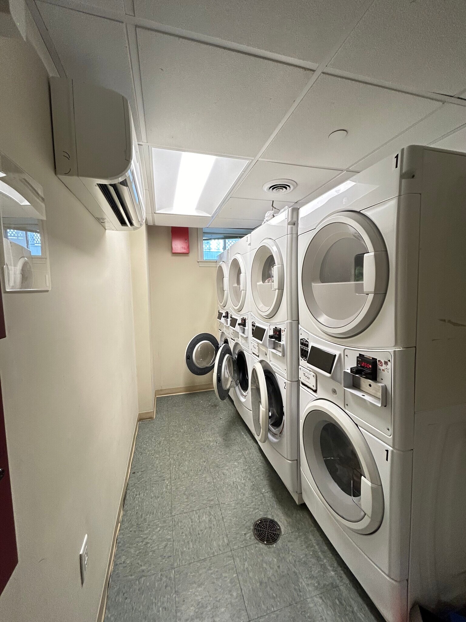 Building Photo - 1 Langdon Sq