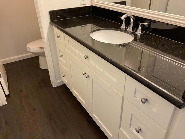 Building Photo - Updated two bedroom two bath in Fox Hills ...