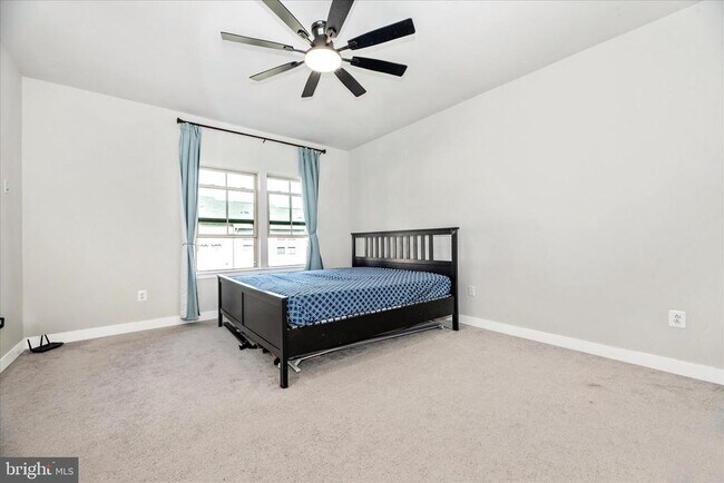 Building Photo - 6042 Fallfish Ct