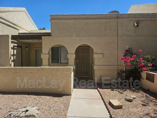 Building Photo - 876 S Nebraska St