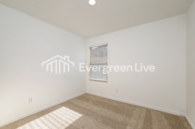 Building Photo - 12524 Huntington Rdg Wy