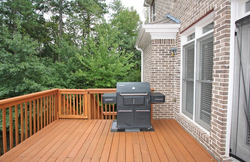 Large, private deck with gas grill hookup - 7295 Village Creek Trce