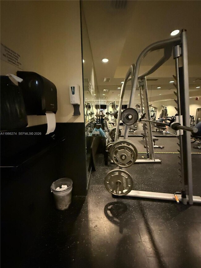 Building Photo - 2475 Brickell Ave