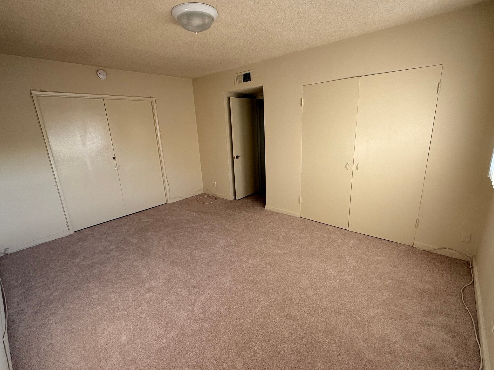 2nd Bedroom - 1148 W Huntington Dr