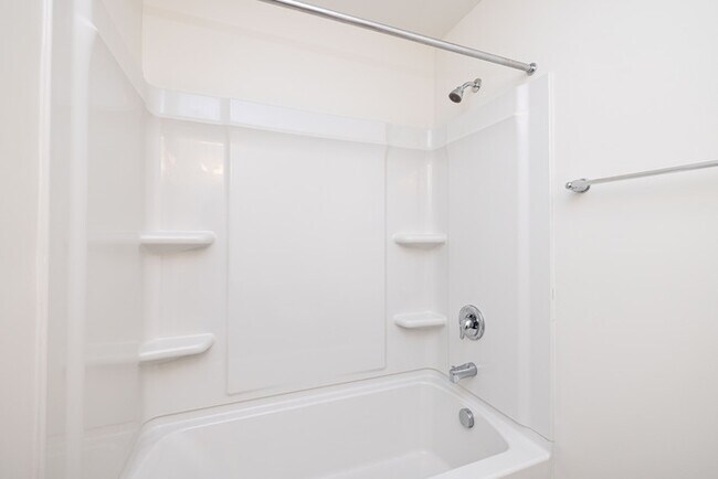 Building Photo - GREAT 2 Bedroom Townhome Regent Park - AVAILABLE MAY 2026