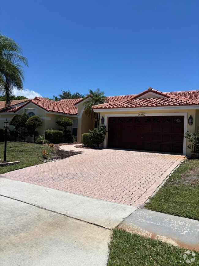Building Photo - 9308 Lake Serena Dr