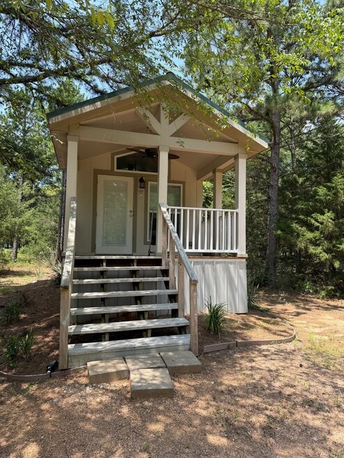 Building Photo - 17398 Countrywood