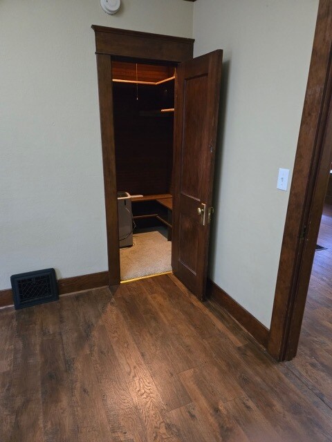 Main BR Closet - 4940 Cedar St