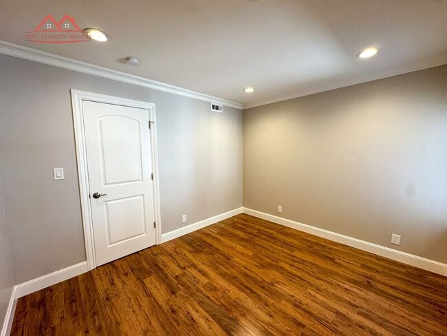 Building Photo - 347 Auburn Way