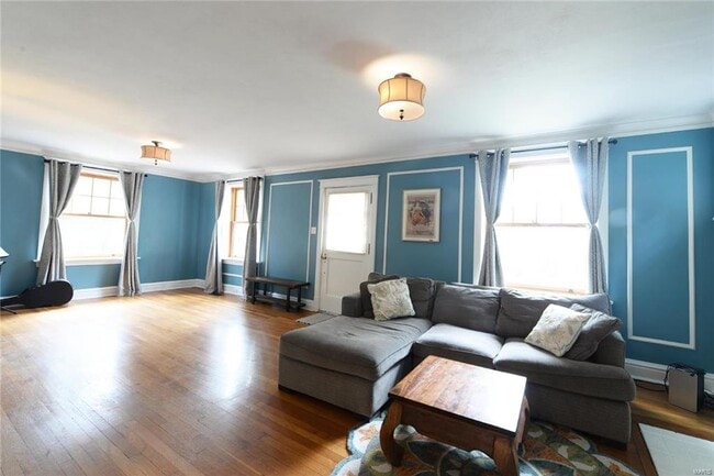 Building Photo - 418 Carswold Dr