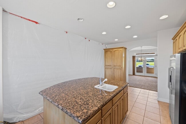 Building Photo - 143 Pine Lake Dr
