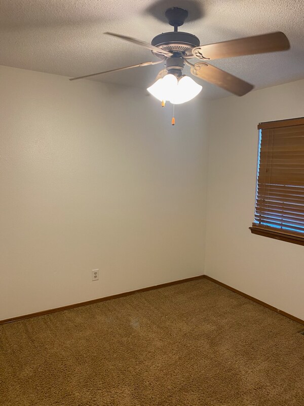 Building Photo - 2913 Laura Ln