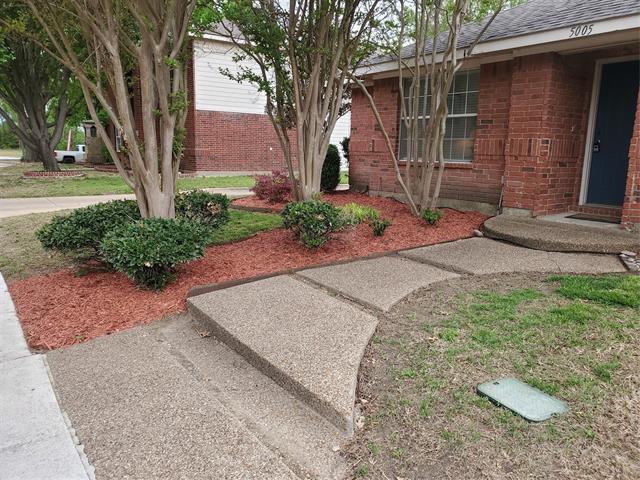 Building Photo - 5005 Boxwood Ln