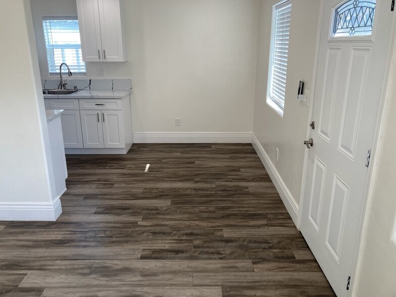 Building Photo - 4701 16th Ave