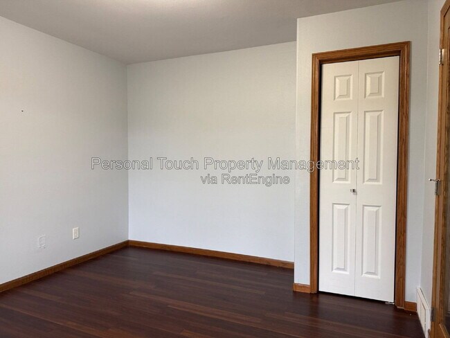 Building Photo - 3539 Woodbury Ct S