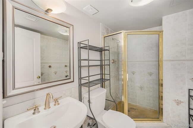 Building Photo - 1020 15th St