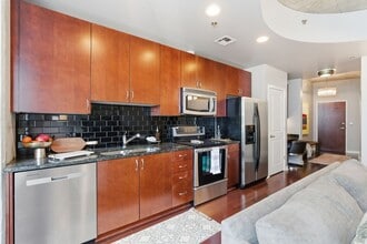 Building Photo - $500 Credit towards first month's rent if leased by April 1st. 9th Floor of Encore Building Downt...