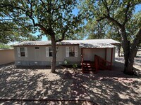 Building Photo - 703 Driftwood Ln