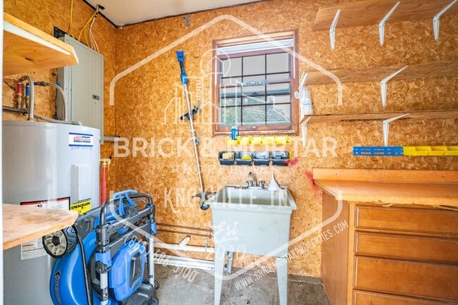 Building Photo - 815 Julianne Dr