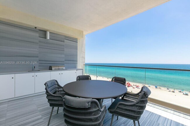 Building Photo - 17901 Collins Ave