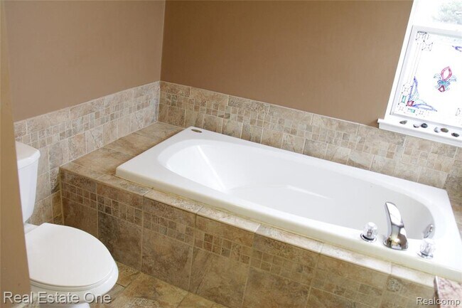 Building Photo - 40690 Bluesprings Ct