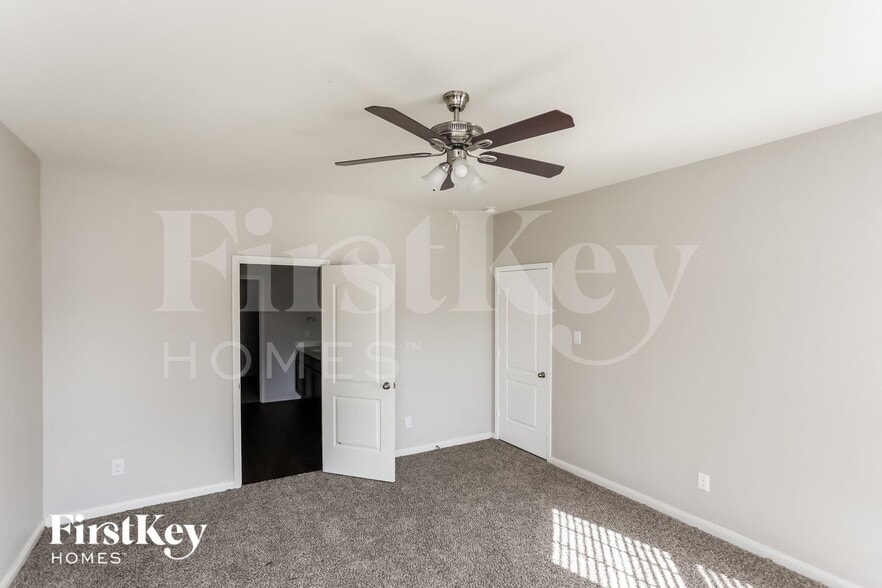 Building Photo - 1343 Barrel Dr