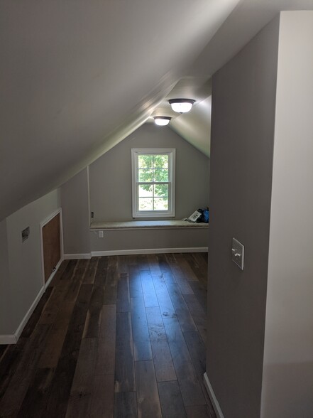 Upstairs living area (open floor design) - 5322 Walker Ave