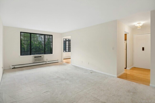Building Photo - 8 Foxwood Dr