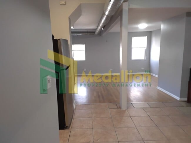 Building Photo - 1241 N Ashland Ave