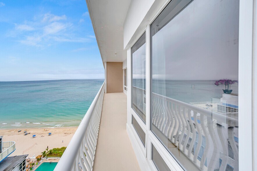 Building Photo - 4020 Galt Ocean Dr
