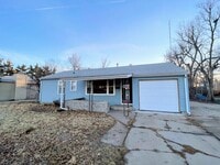 Building Photo - 3 bedroom home