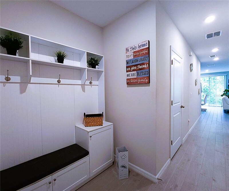 Building Photo - 17015 Coral Key Dr