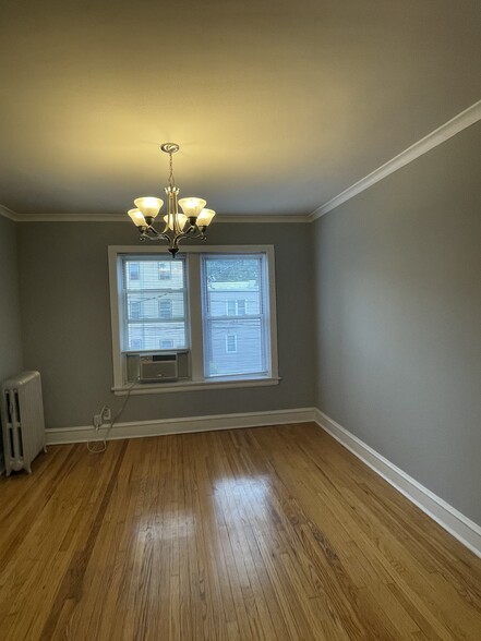 Dining Room (eastern exposure) - 4700 Lawndale Ave