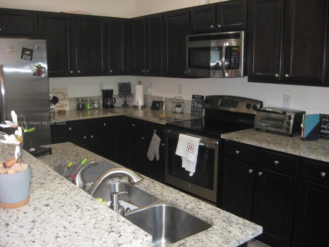 Building Photo - 15070 SW 117th Way