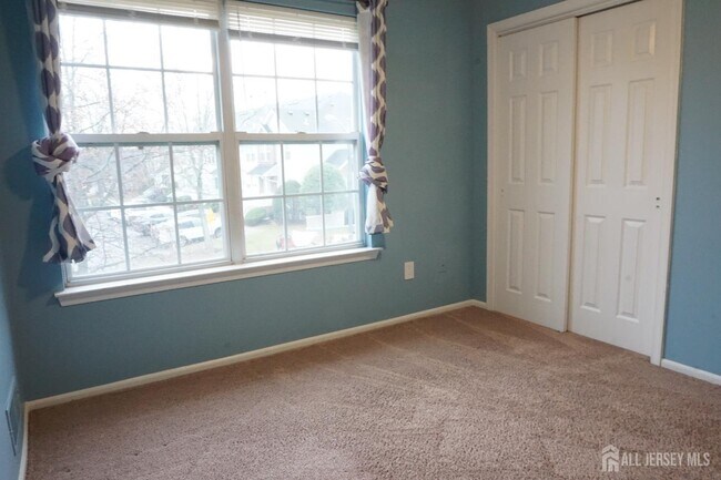 Building Photo - 160 Vasser Dr