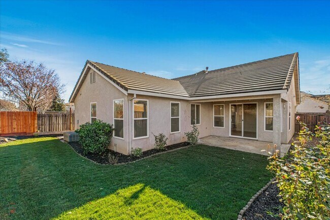 Building Photo - Beautiful 3(4) Bedroom/2 Bath Home Located in Lodi Ca