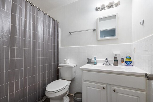 Building Photo - 749 NW 34th St