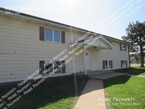 Building Photo - Meadowbrook Drive 837-841