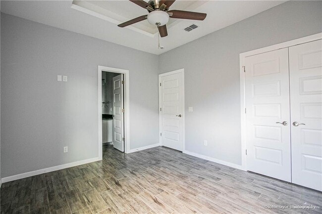 Building Photo - 14 Valeria St