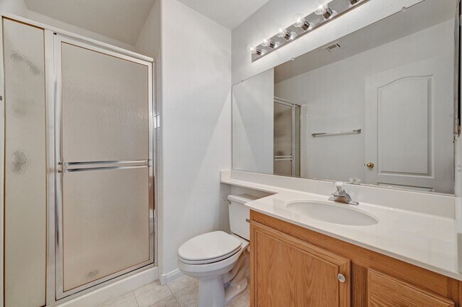 Building Photo - Spacious 5-Bedroom Retreat with Dual Firep...