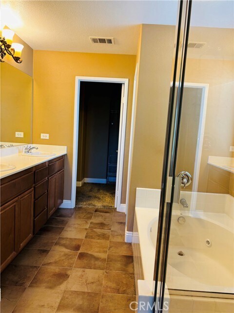 Building Photo - 40277 Balboa Dr