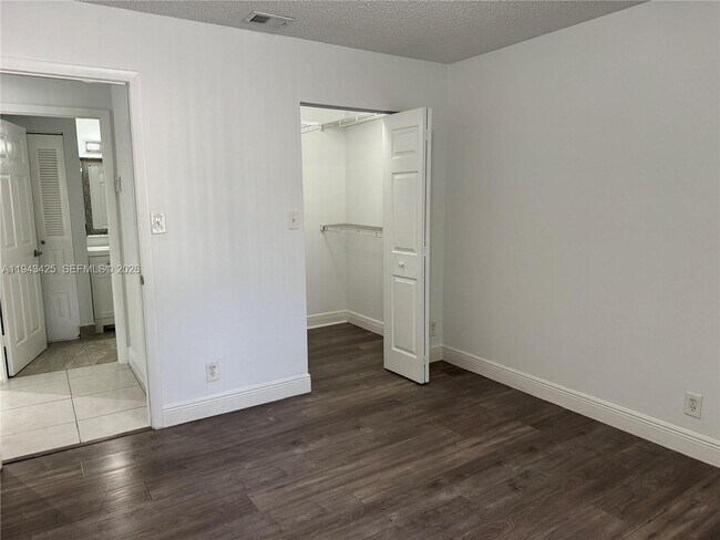 Building Photo - 9446 SW 140th Ct