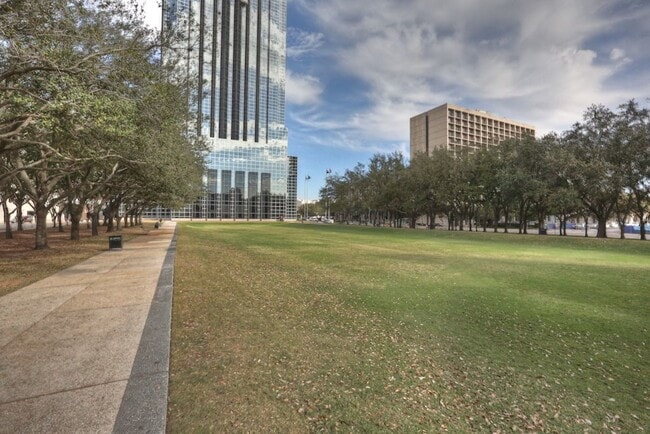 Building Photo - 5150 Hidalgo St