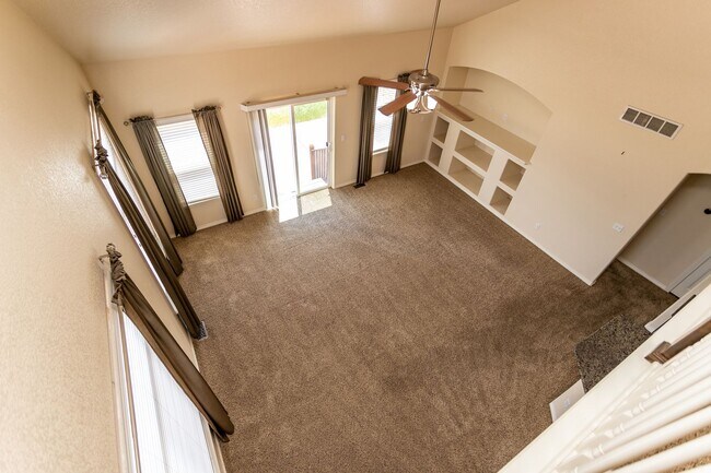 Building Photo - Spacious 5-Bedroom Home with Finished Base...