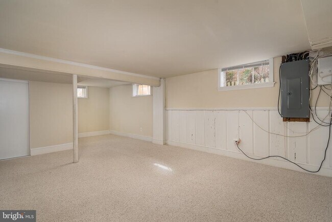 Building Photo - 4818 22nd Rd N