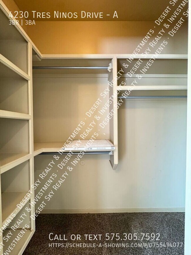 Building Photo - 4230 Tres Ninos Dr
