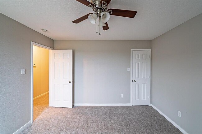 Building Photo - 28877 San Bernard River Loop