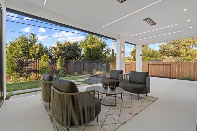 Building Photo - Riverside Way - A Masterpiece of Modern Lu...