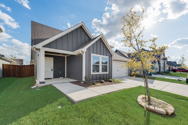 Building Photo - Beautiful 3-Bedroom Home in Aubrey ISD – Built in 2023!